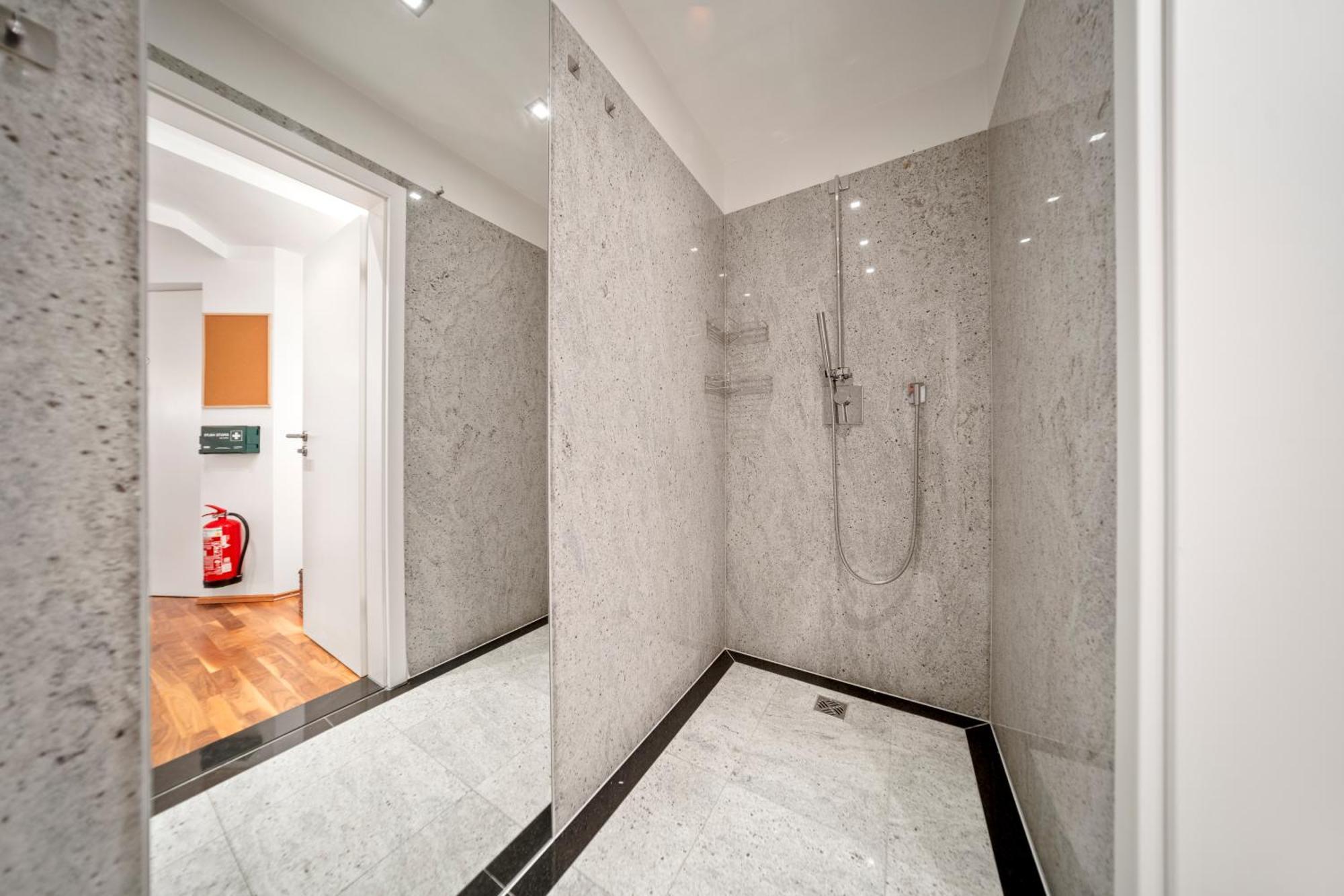 90m2 - 969 Sq Ft Of Luxury München